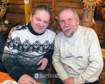 Резчики В.В. Табунов и Б.В. Стариков