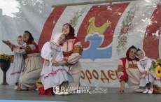 С песней всем живётся лучше!