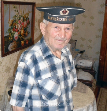 Ты, моряк, красивый сам собою!