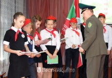 Зелёные фуражки и красные галстуки