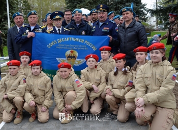 &laquo;Никто, кроме нас&raquo;