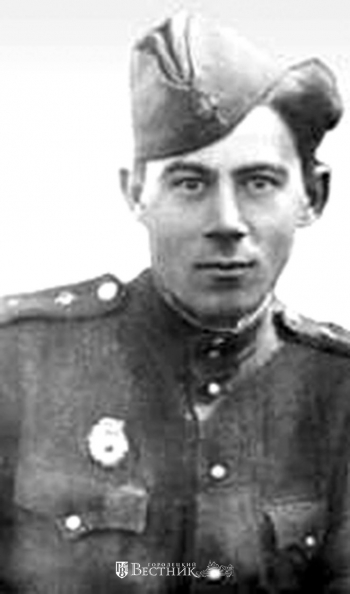 Стихов светлячки через годы летят