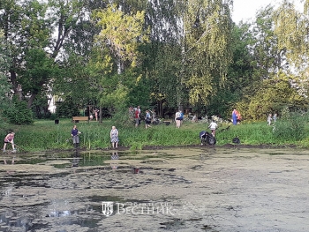 Очистка водоёма в микрорайоне &laquo;Северный&raquo;