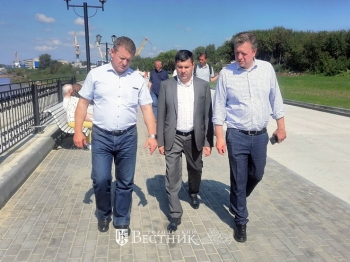 Бетонный берег великой реки