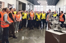 И.И. Сахабиев рассказывает членам Ассоциации промышленников и предпринимателей о перспективных моделях двигателей семейства SOLLERS