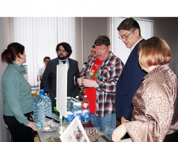Гости из Нижнего Новгорода общаются с местными предпринимателями