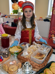 Первоклассница Кира Леухина