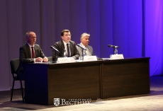 Глеб Никитин провел встречу с жителями Сарова