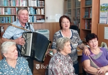 А.М. Варакушин запевает