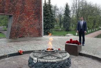 Глеб Никитин возложил цветы к Мемориалу Славы и памятнику газовской &laquo;полуторке&raquo; на Автозаводе