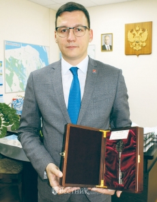 Глава округа избран