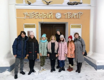 Победители регионального этапа фестиваля «Театральное Приволжье» побывали на спектакле в Учебном театре