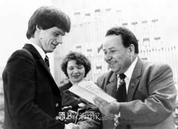 Вручение аттестатов. 1980-е годы