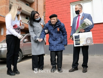 Нижегородского Героя Советского Союза с Днем Победы поздравила фронтовая бригада